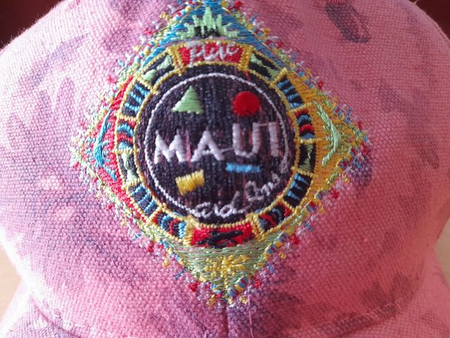 Gorra Rosa marca MAUI