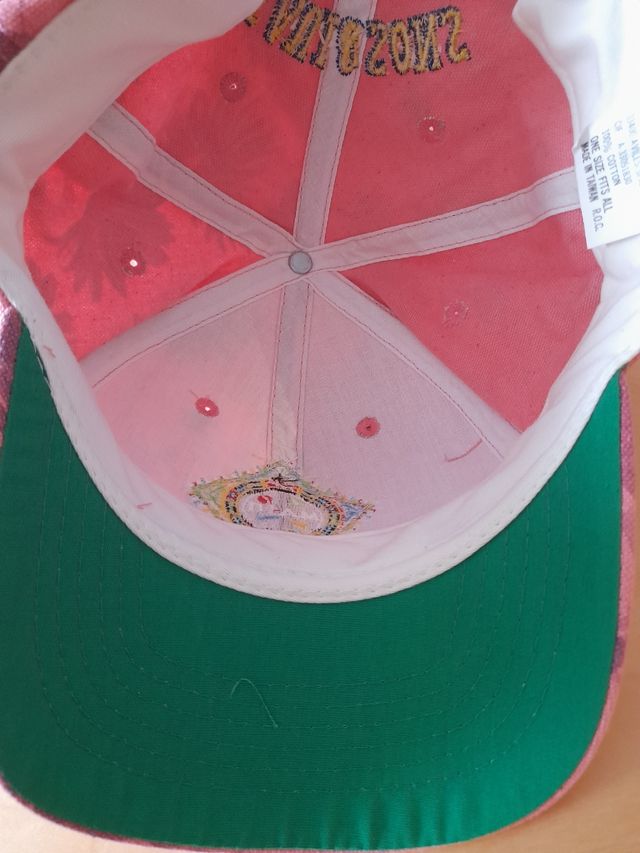 Gorra Rosa marca MAUI