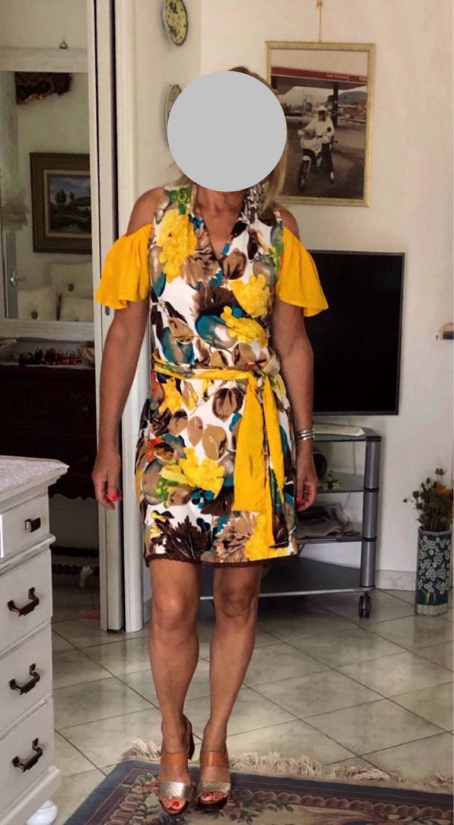 Vestito estivo fantasia, maniche crop in giallo