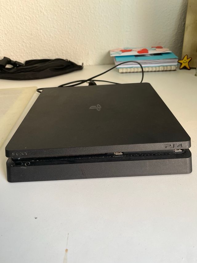 PS4 SLIM 1 TB + JUEGOS + MANDO