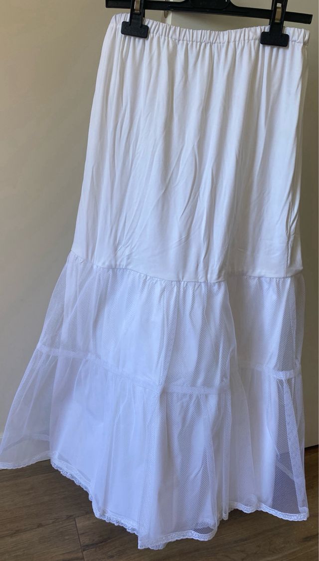 Bajo falda vestido boda