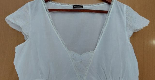 Camisa blanca de Massimo Dutti. Talla 42.