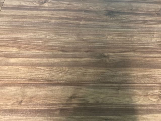 mesa para oficina o salon marron y metal preciosa