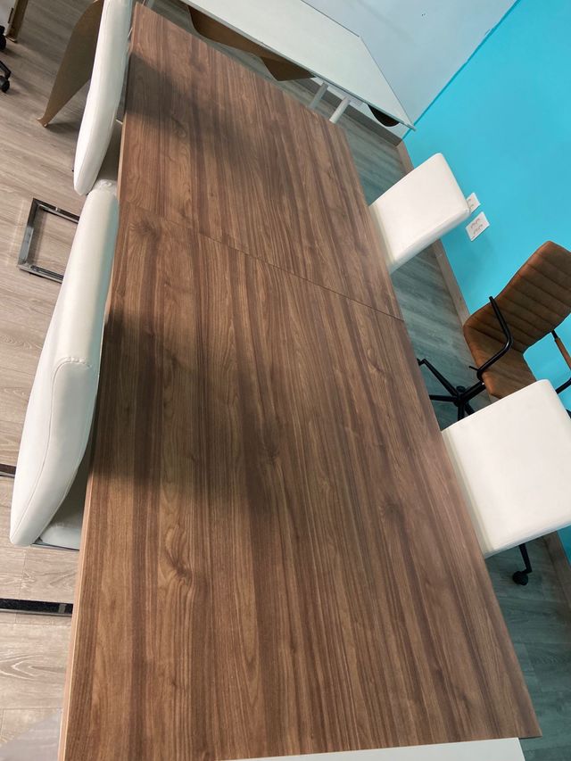 mesa para oficina o salon marron y metal preciosa