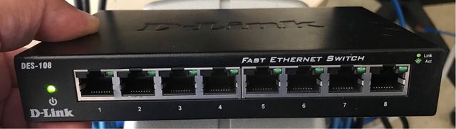 Dlink Des108 Fast ethernet 10/100 8 port switch