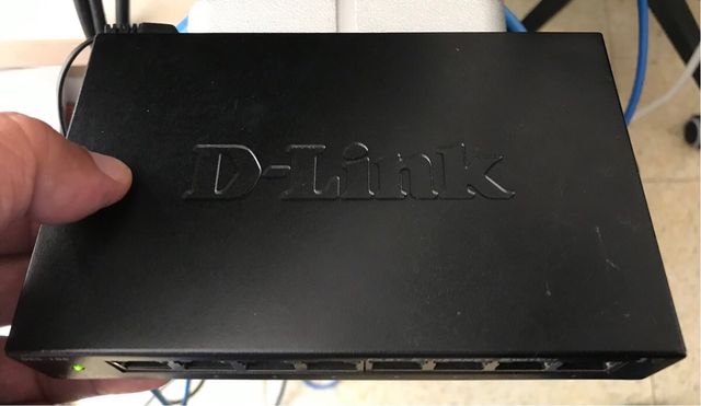 Dlink Des108 Fast ethernet 10/100 8 port switch