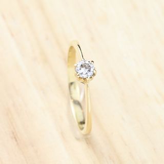 Solitario oro con brillante