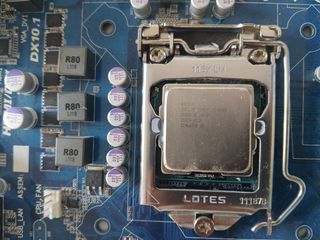 Placa base con procesador y RAM