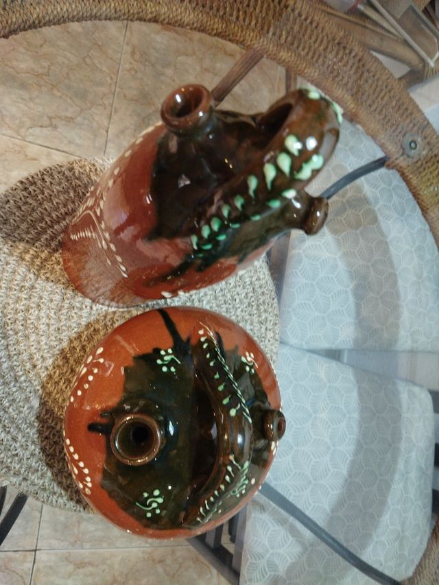 Lote 2 botijos de cerámica