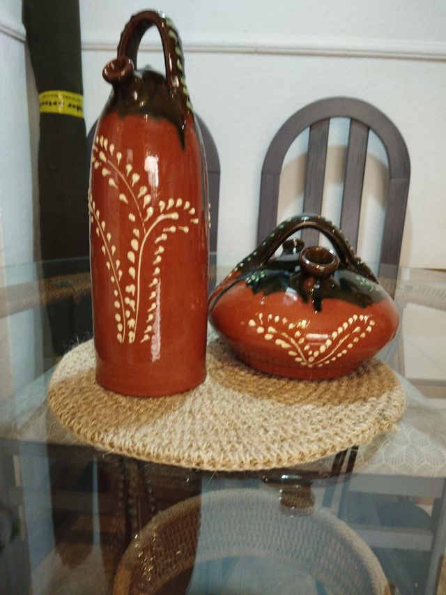 Lote 2 botijos de cerámica