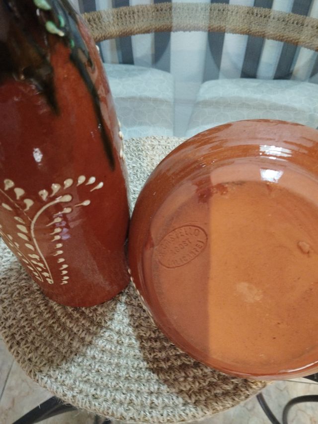 Lote 2 botijos de cerámica