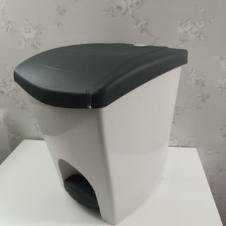 Cubo de basura separador