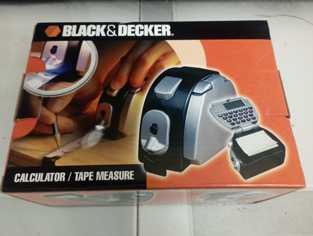 Metro multiusos Black & Decker, calculadora Nuevo