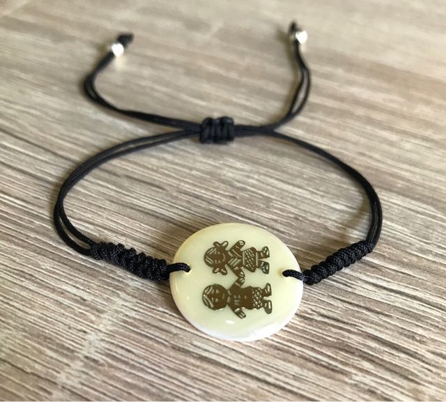 PULSERA DE NÁCAR Y MACRAMÉ