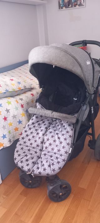 Silla Paseo bebé JOIE + saco y bolsa