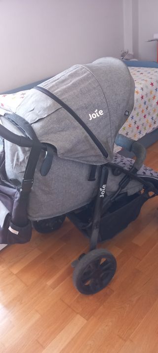 Silla Paseo bebé JOIE + saco y bolsa
