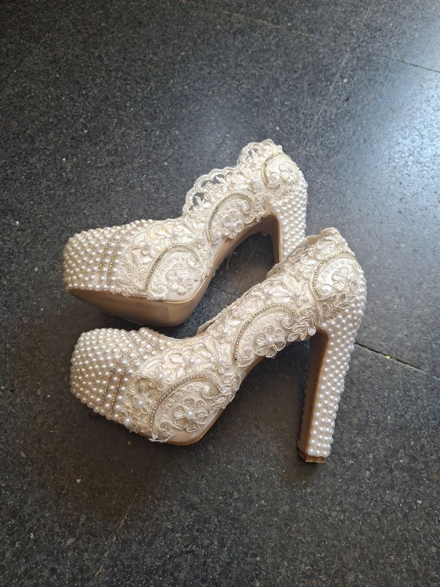 Tacchi con plateau bianchi