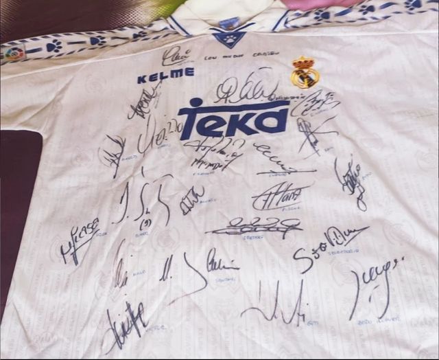T-shirt Mijatovic Kelme autografata dal Real Madrid C.F.