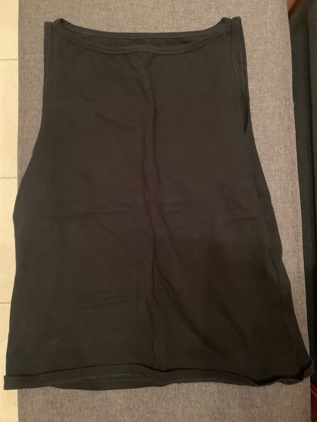 Camiseta negra de tirantes