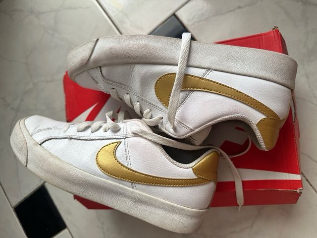 scarpe sneakers Nike Court Royale bianche e oro