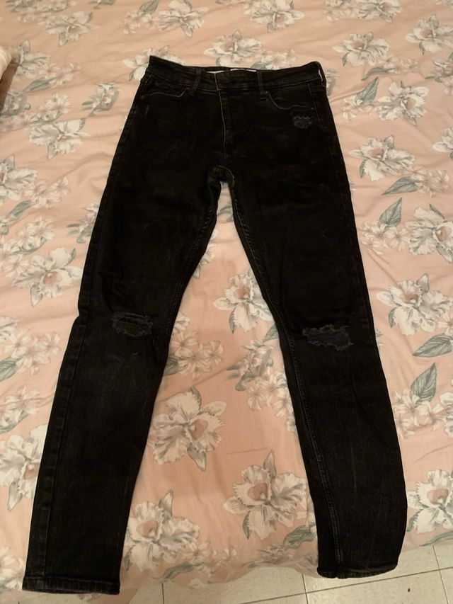 Pantalon vaquero negro 