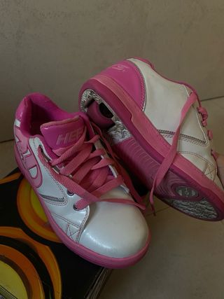 Kellys zapatos con ruedas