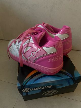 Kellys zapatos con ruedas