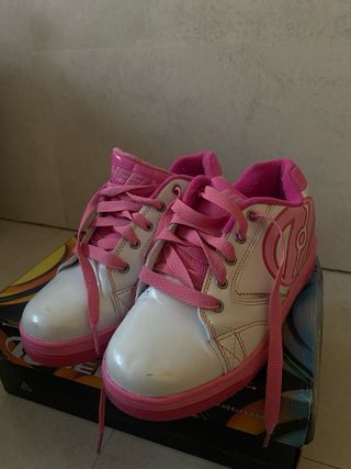 Kellys zapatos con ruedas