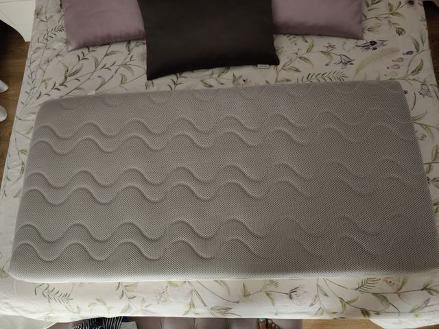 Cuna bebé sweet bear, regalo colchón y chichoneras