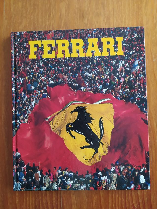 Livro - Ferrari - Em várias línguas