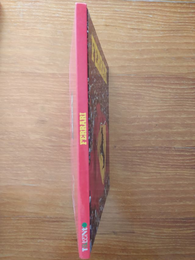 Livro - Ferrari - Em várias línguas