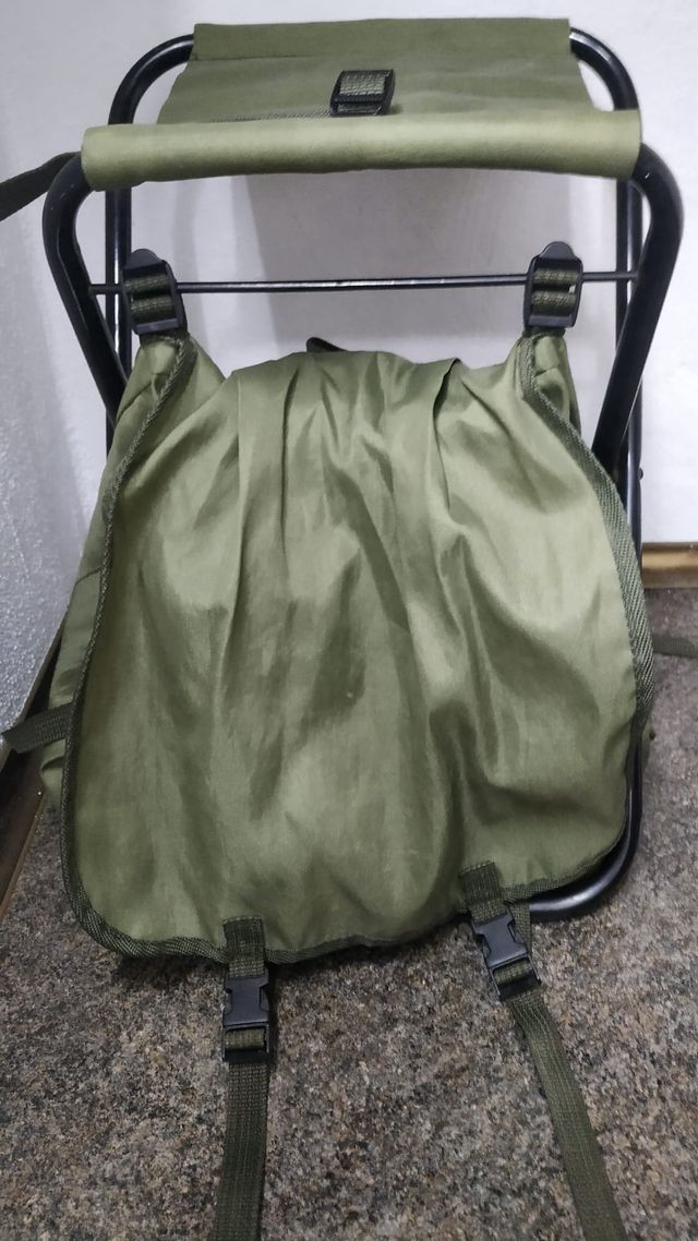 Máquina para cargar cartuchos y rebordeadora