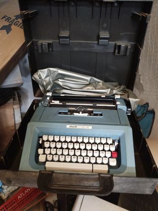 Maquina de escribir olivetti studio 46