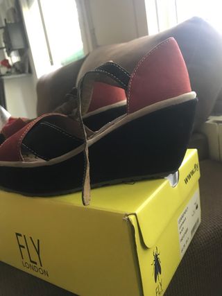 Sandalias Fly London rojas/negras 39
