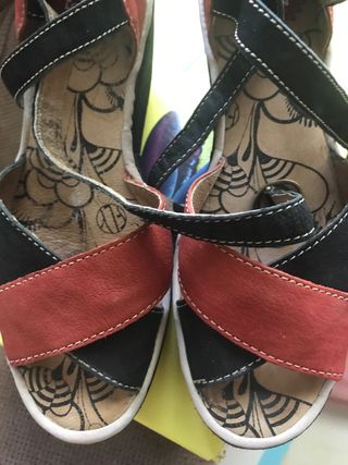 Sandalias Fly London rojas/negras 39