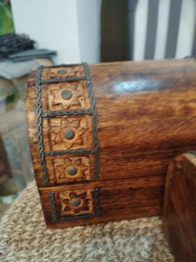 Conjunto de dos cofres de madera