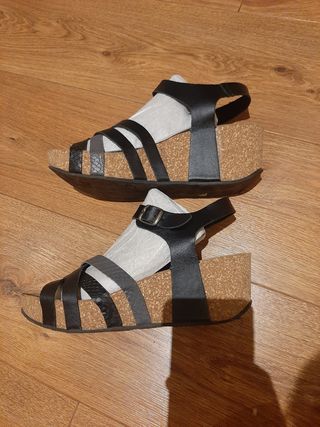Sandalias Piel cuña