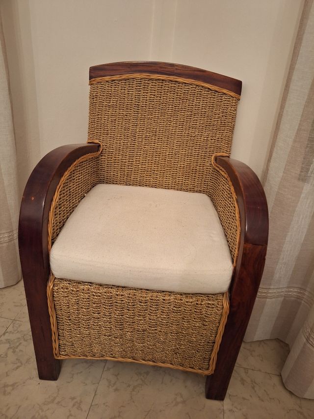Conjunto sillones con mesa de mimbre