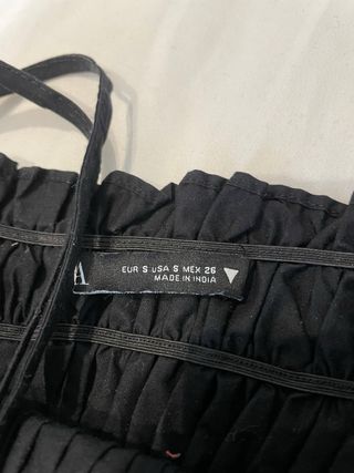 Vestido negro con abalorios zara
