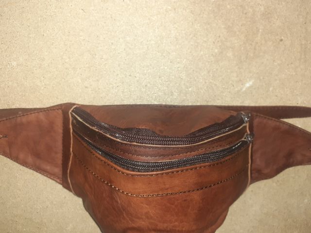 Riñonera normal.Color tabaco