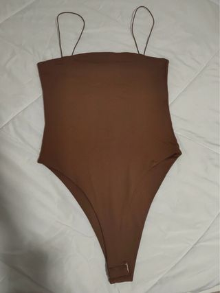 Body marron tirantes