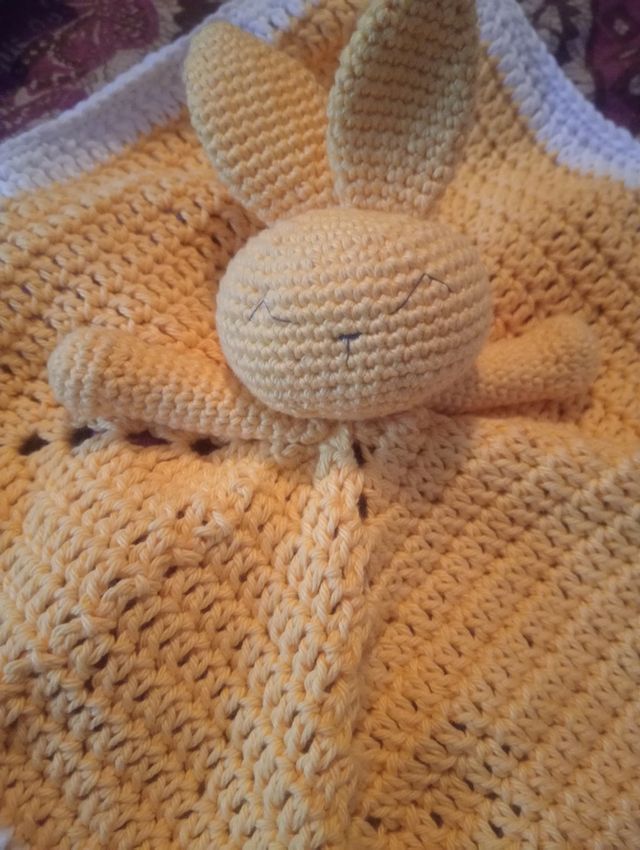 Manta de apego conejito