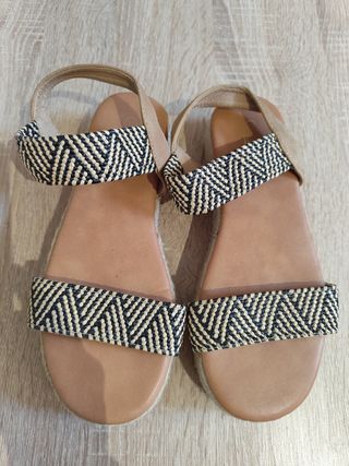 Sandalias étnicas