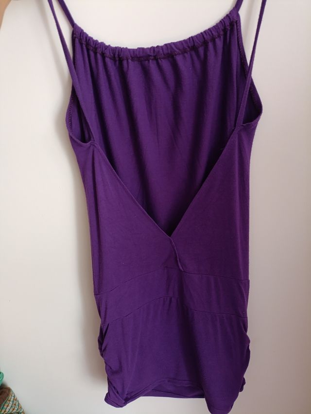 Camiseta morada
