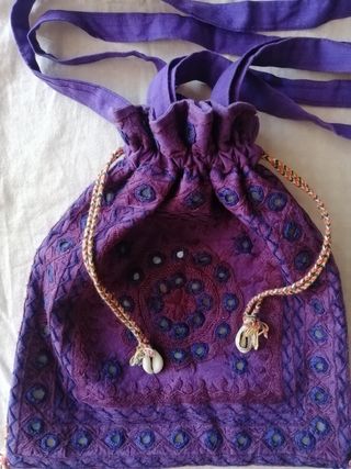 2 Bolsitos: hippie morado con doble asa y 1regalo