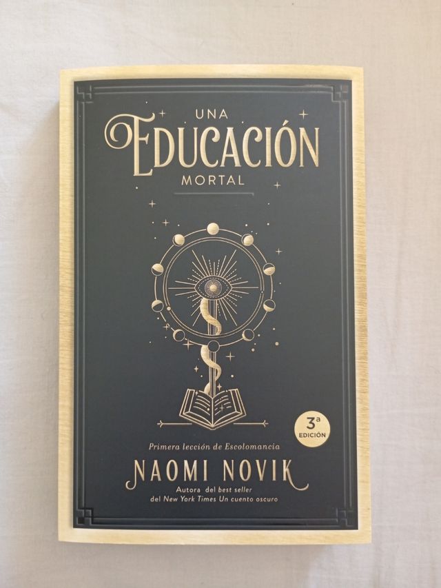 Libro: Una Educación Mortal