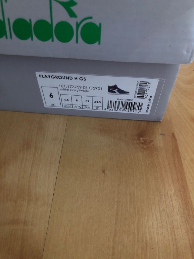 Zapatillas abotinadas nuevas Diadora