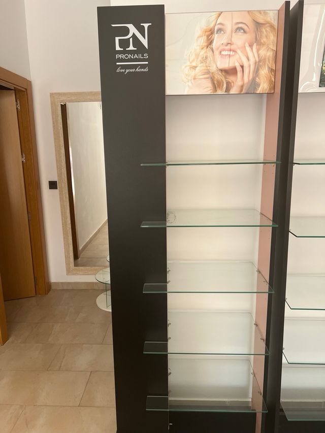 Estanteria madera con baldas cristal