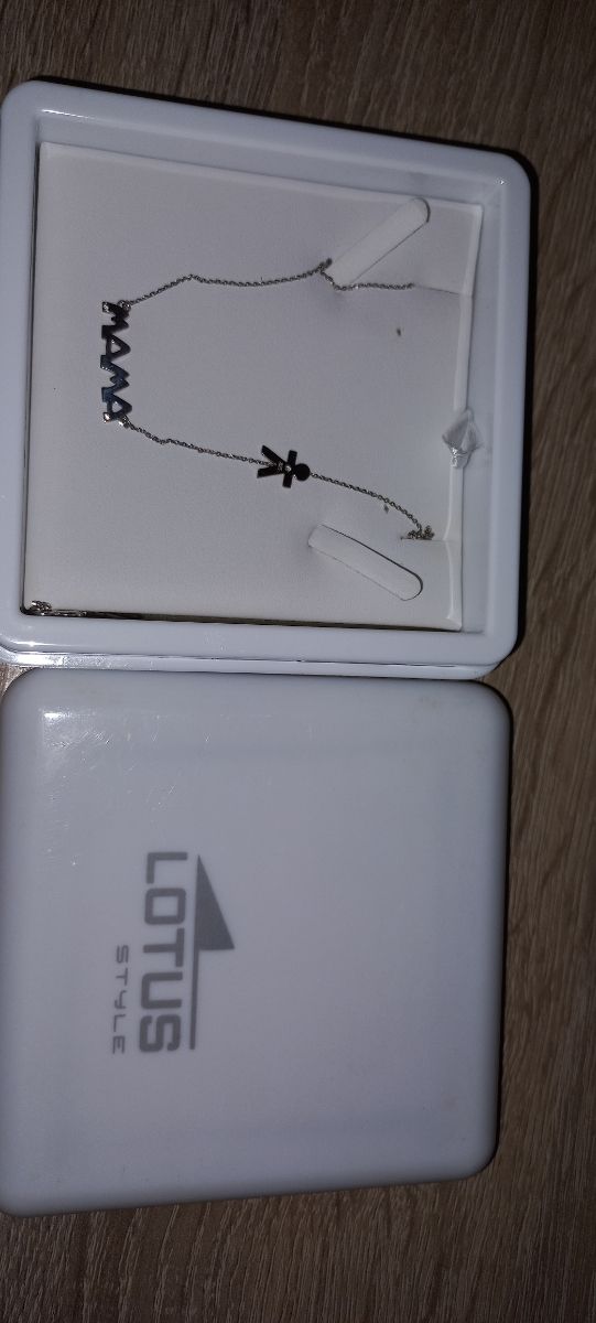 Collar de mama lotus