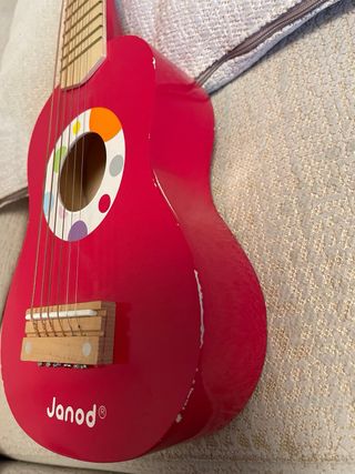 Guitarra pequeña infantil